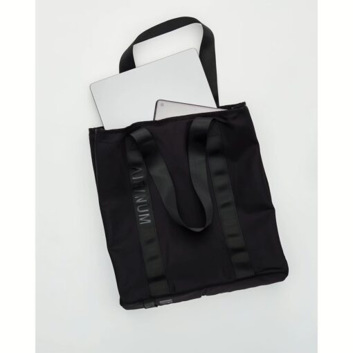 Airinum รุ่น Tote Bag Pro 25L - กระเป๋าใส่ Laptop 16" - สี Storm Black - Image 4