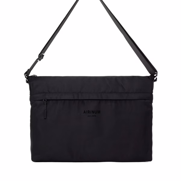 Airinum รุ่น Messenger Bag - กระเป๋าใส่ Laptop 14" - สี Strom Black