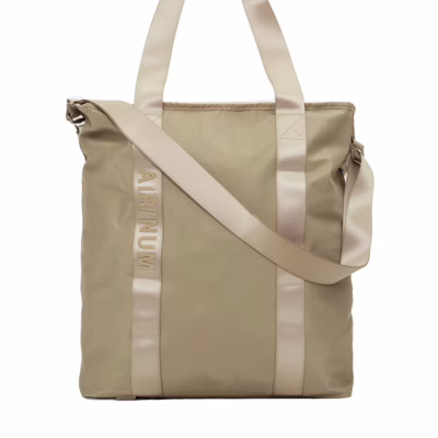 Airinum รุ่น Tote Bag Pro 25L - กระเป๋าใส่ Laptop 16" - สี Sand Beige