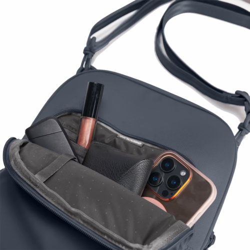 Incase รุ่น A.R.C. Crossbody Bag- กระเป๋าคาด - สี Navy