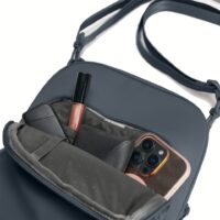 Incase รุ่น A.R.C. Crossbody Bag- กระเป๋าคาด - สี Navy