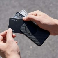 ohsnap! รุ่น Snap Grip Wallet - ที่เก็บบัตรติดหลังมือถือ - สี Carbon Fiber