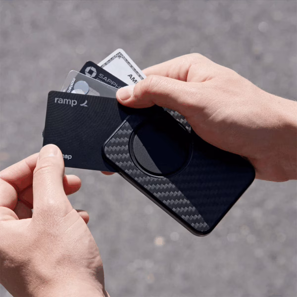 ohsnap! รุ่น Snap Grip Wallet - ที่เก็บบัตรติดหลังมือถือ - สี Carbon Fiber