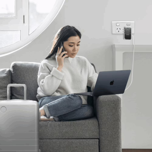 Momax หัวชาร์จ+หัวแปลงปลั๊กไฟ รุ่น 1-World+ Flow 4-Port 35W พร้อมสาย USB-C ในตัว - สี White