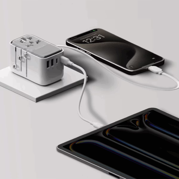 Momax หัวชาร์จ+หัวแปลงปลั๊กไฟ รุ่น 1-World+ Flow 4-Port 35W พร้อมสาย USB-C ในตัว - สี White