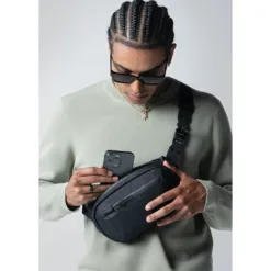 Sympl รุ่น Commuter Sling 2.5L (X-Pac) - กระเป๋า - สี Black