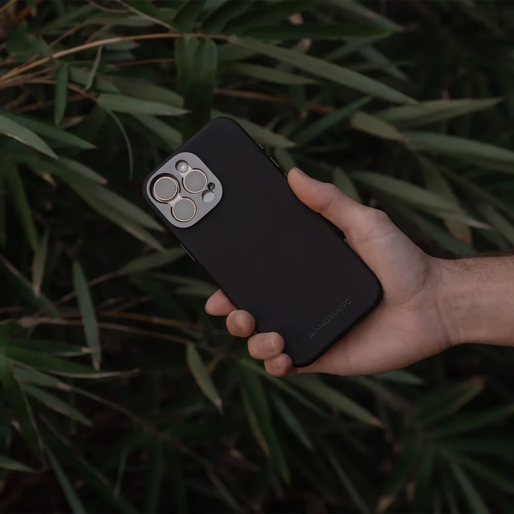 Sandmarc รุ่น Pro Case - เคส iPhone 16 Pro - สี Black 4 Sandmarc รุ่น Pro Case - เคส iPhone 16 Pro - สี Black - Image 4