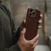 Sandmarc รุ่น Pro Leather Case - เคส iPhone 16 Pro Max - สี Brown