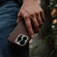 Sandmarc รุ่น Pro Leather Case - เคส iPhone 16 Pro Max - สี Brown