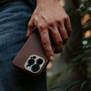 Sandmarc รุ่น Pro Leather Case - เคส iPhone 16 Pro Max - สี Brown