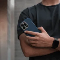 Sandmarc รุ่น Pro Leather Case - เคส iPhone 16 Pro Max - สี Navy