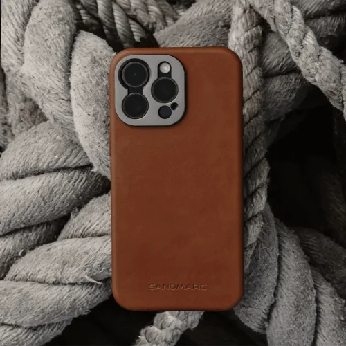 Sandmarc รุ่น Pro Leather Case - เคส iPhone 16 Pro Max - สี Tan