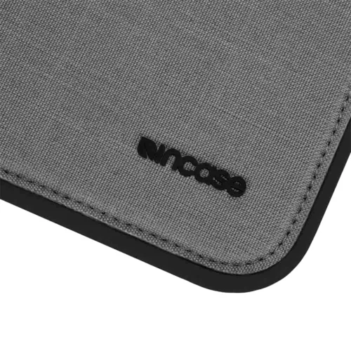 Incase รุ่น ICON Sleeve with Woolenex Thunderbolt (USB-C) - ซองใส่แล็ปท็อป MacBookPro 15″ - สี Asphalt - Image 9