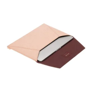Incase รุ่น Envelope Sleeve in Woolenex Thunderbolt 3 (USB-C) - ซองใส่แล็ปท็อป MacBookPro 13″ (2016-2019,M1,M2) - สี Blush Pink