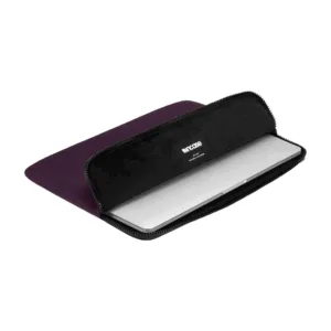 Incase รุ่น Compact Sleeve in Flight Nylon Thunderbolt (USB-C) - ซองใส่แล็ปท็อป MacBook Pro 15"/ MacBook Pro 16" (M1-M4, 2016-2024) - สี Aubergine