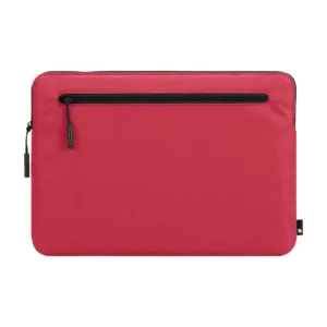 Incase รุ่น Compact Sleeve in Flight Nylon Thunderbolt (USB-C) - ซองใส่แล็ปท็อป MacBook Pro 15"/ MacBook Pro 16" (M1-M4, 2016-2024) - สี Hibiscus Red