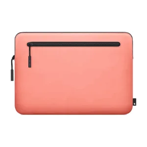 Incase รุ่น Compact Sleeve in Flight Nylon Thunderbolt (USB-C) - ซองใส่แล็ปท็อป MacBook Pro 15"/ MacBook Pro 16" (M1-M4, 2016-2024) - สี Burnt Coral