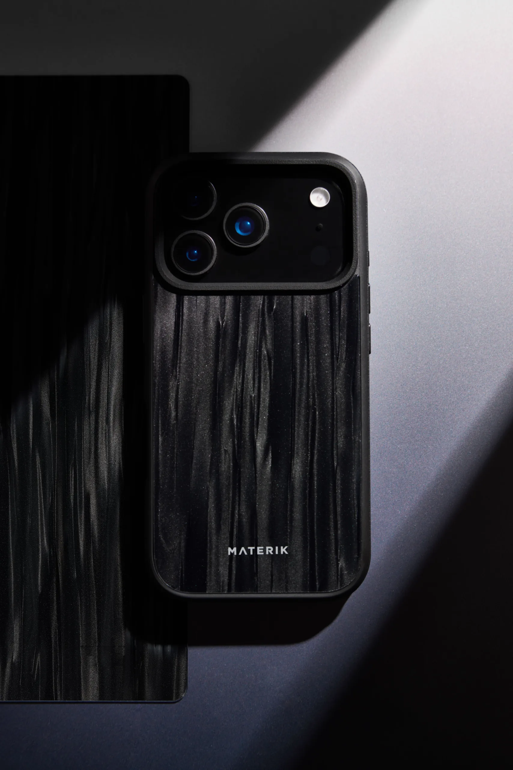 Materik รุ่น Luxury & Personalized - เคส iPhone 17 Pro - สี Black Ocean 5 Materik รุ่น Luxury & Personalized - เคส iPhone 17 Pro - สี Black Ocean - Image 5