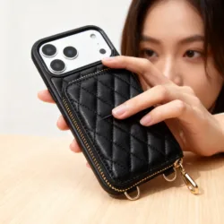 Custype รุ่น Argyle Case with Chain Strap - เคส iPhone 17 Pro - สี Black