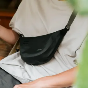 Bitplay รุ่น AquaSeal Shoulder Bag - กระเป๋าสะพายไหล่ - สี Dark Black