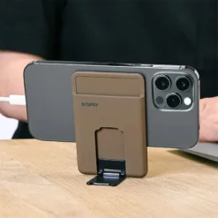 Bitplay รุ่น Magnetic Wallet Stand - ที่เก็บบัตรติดหลังมือถือ - สี Sand