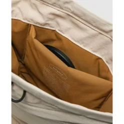 Bitplay รุ่น Essential Snapper Sling (2.5L) - กระเป๋าสะพายข้าง - สี Black