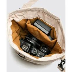 Bitplay รุ่น Essential Snapper Sling (2.5L) - กระเป๋าสะพายข้าง - สี Black