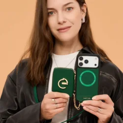 Custype รุ่น Leather Case with Stand & Round Pouch - เคส iPhone 17 Pro Max - สี Green