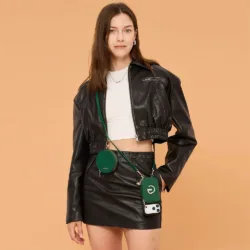 Custype รุ่น Leather Case with Stand & Round Pouch - เคส iPhone 17 Pro Max - สี Green