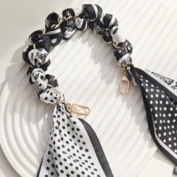 Custype รุ่น Crocodile Pattern Leather with Pouch & Silk Scarf Wrist Strap - เคส iPhone 17 Pro Max - สี Black 10 Custype รุ่น Crocodile Pattern Leather with Pouch & Silk Scarf Wrist Strap - เคส iPhone 17 Pro Max - สี Black