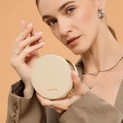 Custype รุ่น Leather Case with Stand & Round Pouch - เคส iPhone 17 Pro Max - สี Beige