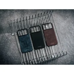 GRAMS(28) รุ่น 121 MagSafe Leather (Snowflake Leather) - เคส iPhone 17 Pro Max - สี Black