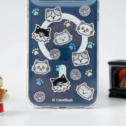 Casestudi รุ่น Cast - เคส iPhone 17 Pro Max - ลาย Paw