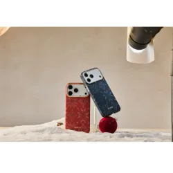 [Pre-Order] Pitaka รุ่น Threads of Winter (Boxset) - เคส iPhone 17 Pro - สี Scarlett