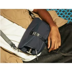 GRAMS(28) รุ่น 703 Urban Bottle Sling - กระเป๋าสะพายข้าง - สี Black