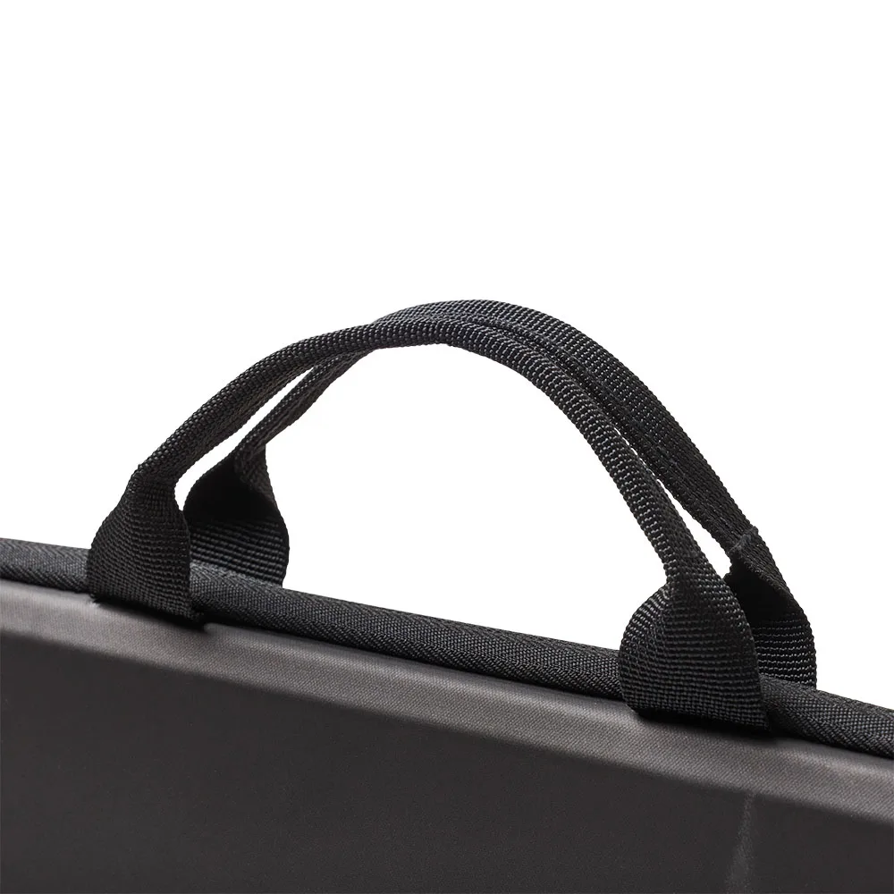 UAG รุ่น Civilian Shock Sleeve with Handle Sleeve (M) - กระเป๋ากันกระแทก ขนาด 14" - สี Black 4 UAG รุ่น Civilian Shock Sleeve with Handle Sleeve (M) - กระเป๋ากันกระแทก ขนาด 14" - สี Black - Image 4