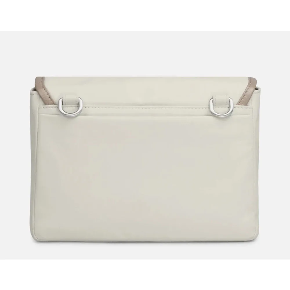 GRAMS(28) รุ่น 702 Urban Pack - กระเป๋าสะพายข้าง - สี Off-White 2 GRAMS(28) รุ่น 702 Urban Pack - กระเป๋าสะพายข้าง - สี Off-White - Image 2