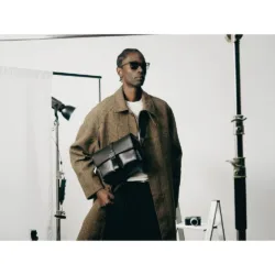 GRAMS(28) รุ่น 174 Rogue Sling - กระเป๋าสะพายข้าง - สี Pebbled Black