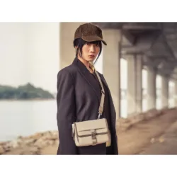 GRAMS(28) รุ่น 702 Urban Pack - กระเป๋าสะพายข้าง - สี Off-White 17 GRAMS(28) รุ่น 702 Urban Pack - กระเป๋าสะพายข้าง - สี Off-White