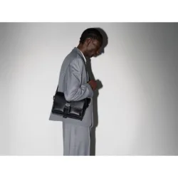 GRAMS(28) รุ่น 174 Rogue Sling - กระเป๋าสะพายข้าง - สี Pebbled Black