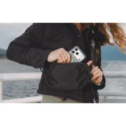 UAG รุ่น Standard Issue Sling - กระเป๋าความจุ 1 ลิตร - สี Black