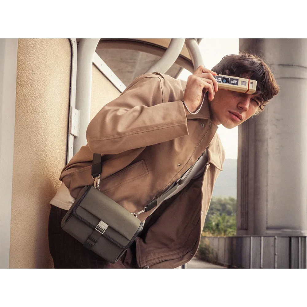 GRAMS(28) รุ่น 702 Urban Pack - กระเป๋าสะพายข้าง - สี Off-White 9 GRAMS(28) รุ่น 702 Urban Pack - กระเป๋าสะพายข้าง - สี Off-White - Image 9