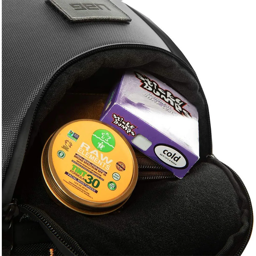 UAG รุ่น Backpack - กระเป๋าเป้สะพายหลัง ความจุ 18L - สี Grey 4 UAG รุ่น Backpack - กระเป๋าเป้สะพายหลัง ความจุ 18L - สี Grey - Image 4