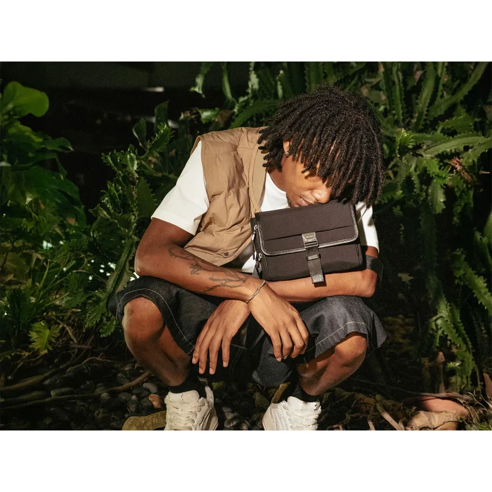 GRAMS(28) รุ่น 702 Urban Pack - กระเป๋าสะพายข้าง - สี Off-White 11 GRAMS(28) รุ่น 702 Urban Pack - กระเป๋าสะพายข้าง - สี Off-White - Image 11