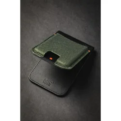 UAG รุ่น Metropolis Wallet - ที่เก็บบัตรติดหลังมือถือ - สี Kevlar Element Green