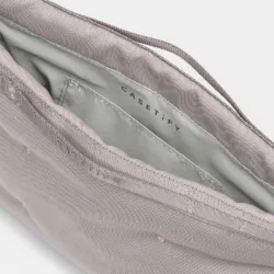 Casetify รุ่น Pillow Pouch - กระเป๋า - สี Taupe