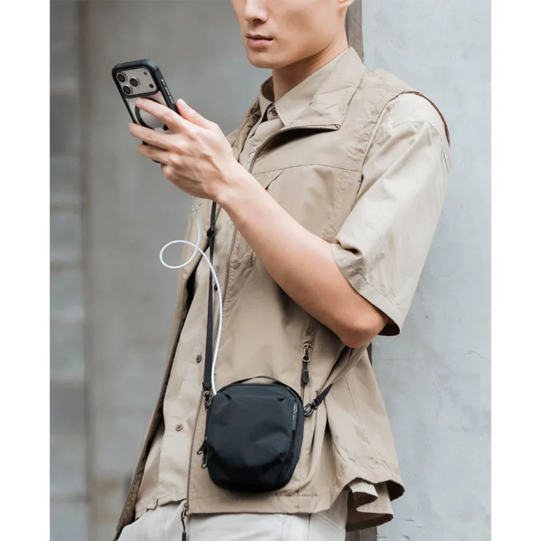 Bitplay รุ่น Essential Transit Pouch 0.5L - กระเป๋าสะพายข้าง - สี Grey