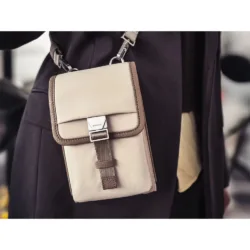 GRAMS(28) รุ่น 701 Urban Phone Sling - กระเป๋าสะพายข้าง - สี Off-White