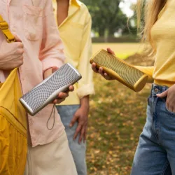 KEF รุ่น Muo - ลำโพงบลูทูธ - สี Blue Aura