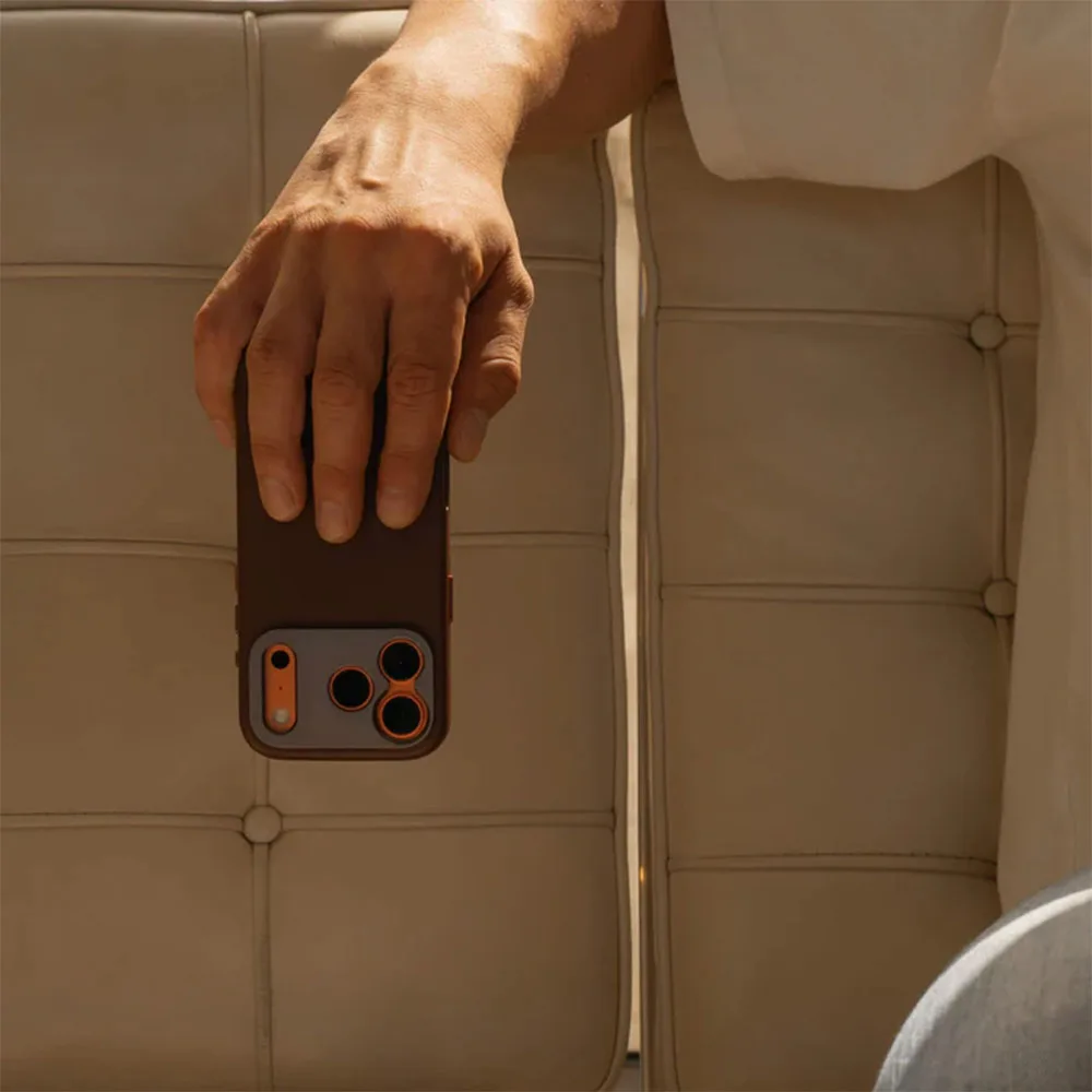 Sandmarc รุ่น Pro Leather Case - เคส iPhone 17 Pro - สี Brown - Image 12